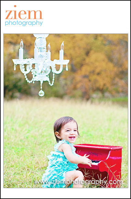 austin cake smash portraits first birthday